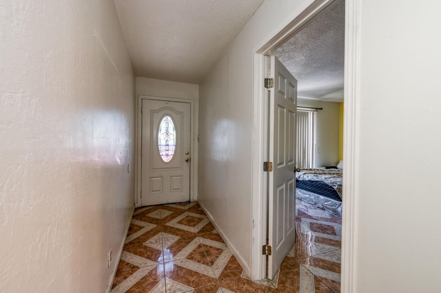 4767 E Orleans Ave, Fresno, CA 93702
