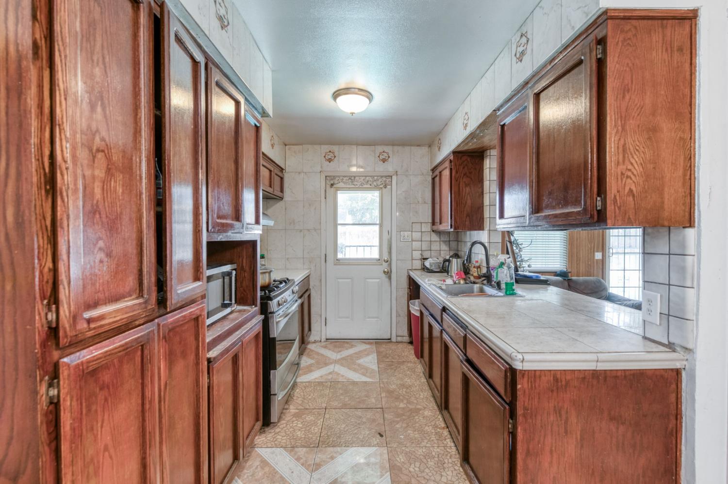 4767 E Orleans Ave, Fresno, CA 93702