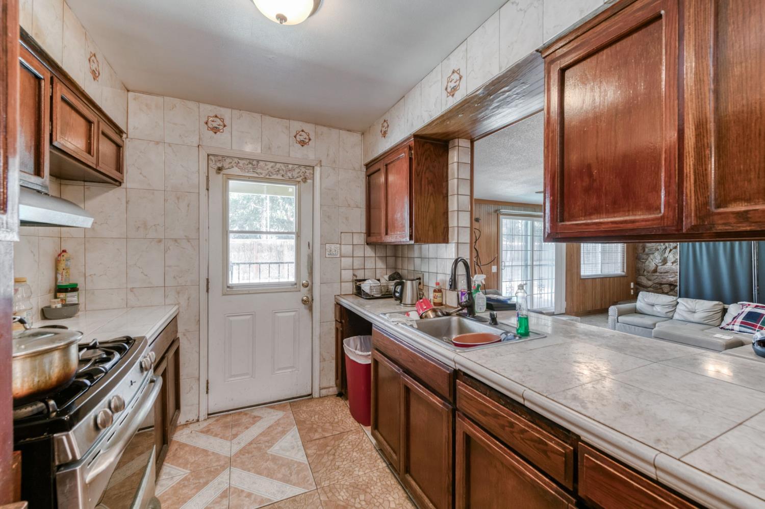 4767 E Orleans Ave, Fresno, CA 93702