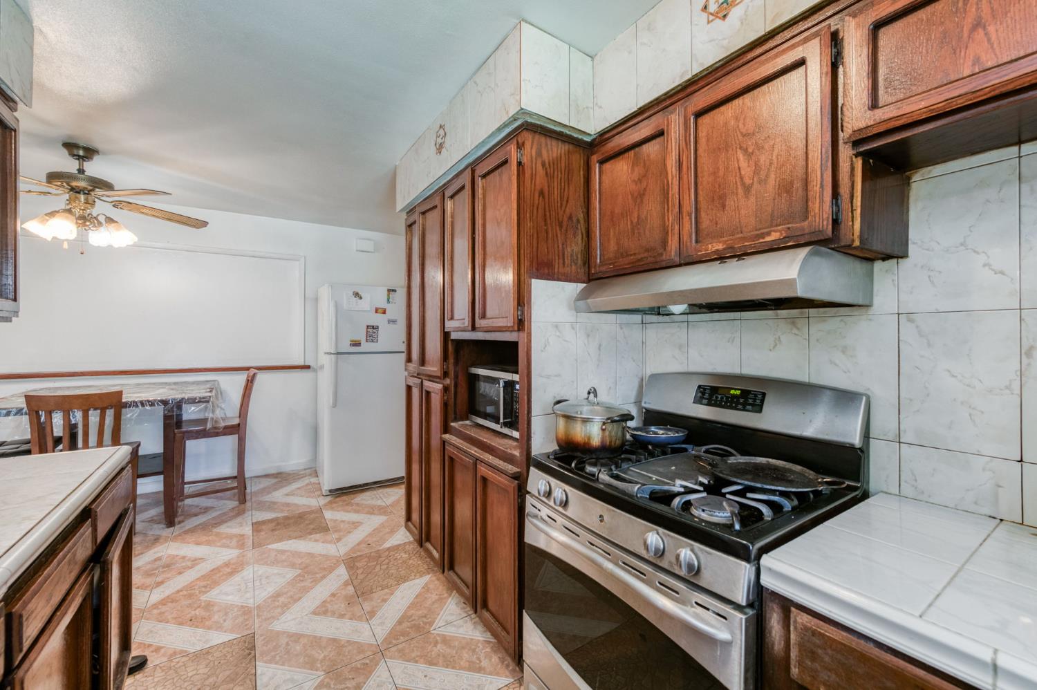 4767 E Orleans Ave, Fresno, CA 93702