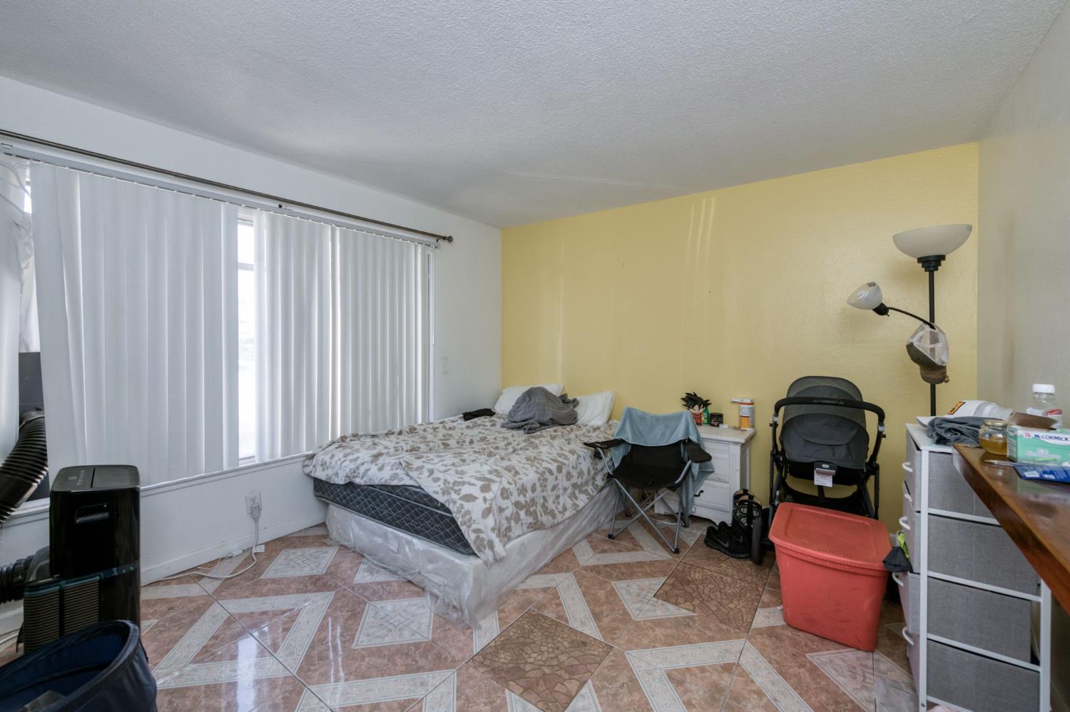 4767 E Orleans Ave, Fresno, CA 93702