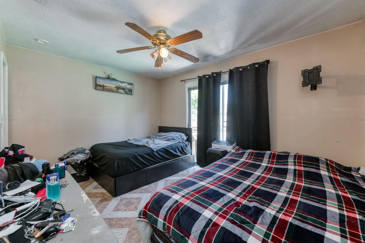 4767 E Orleans Ave, Fresno, CA 93702