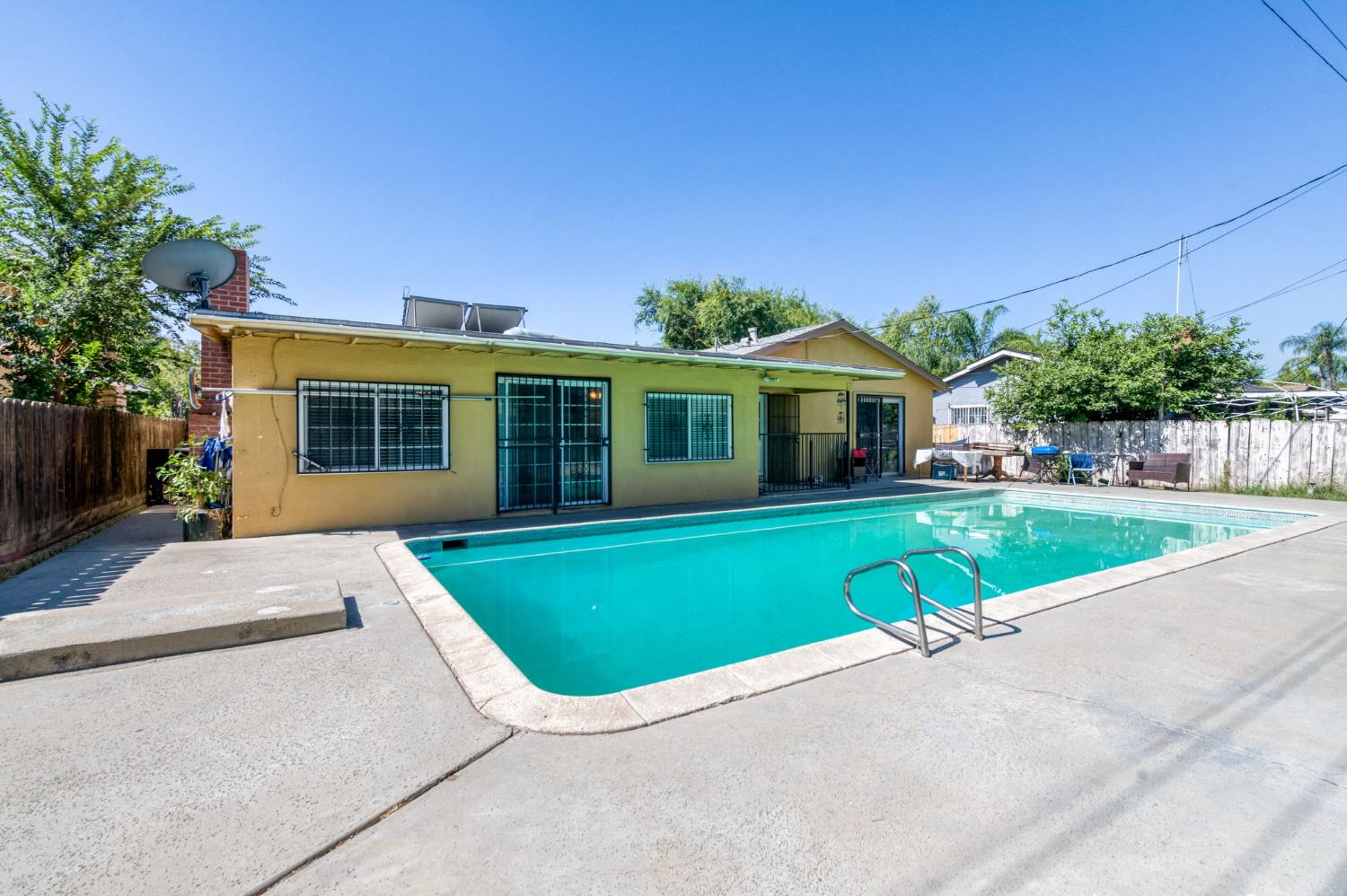 4767 E Orleans Ave, Fresno, CA 93702