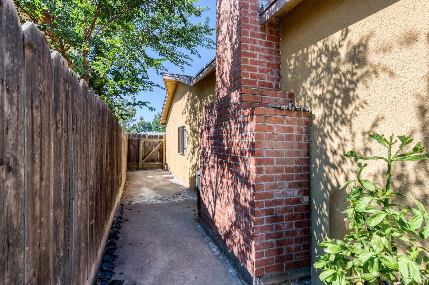 4767 E Orleans Ave, Fresno, CA 93702