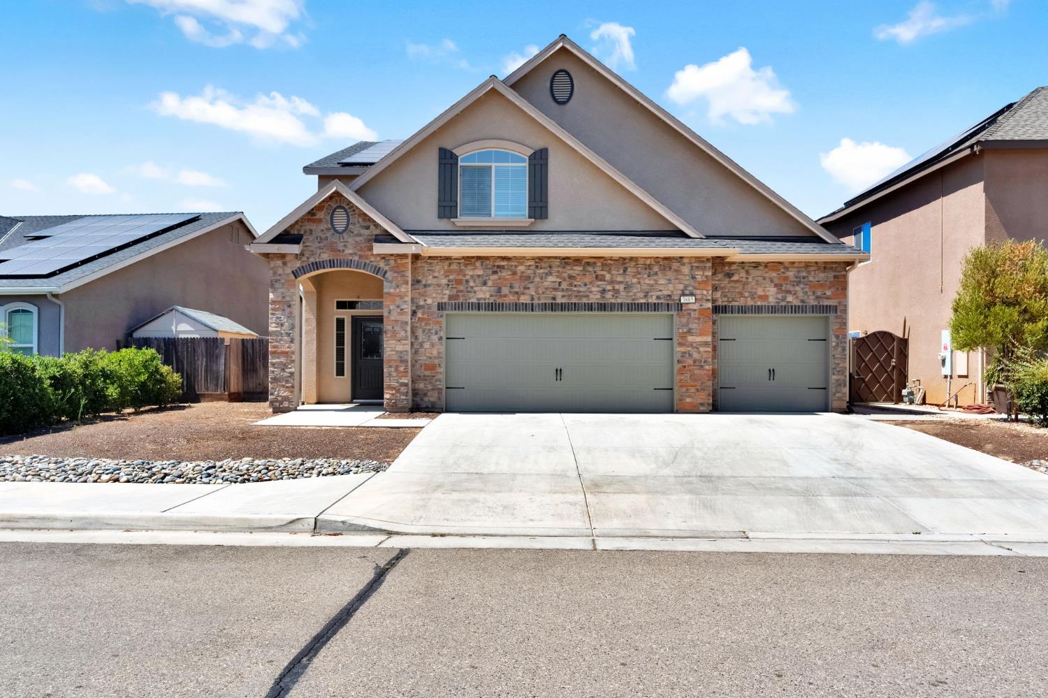 3885 Alamos Ave, Clovis, CA 93619