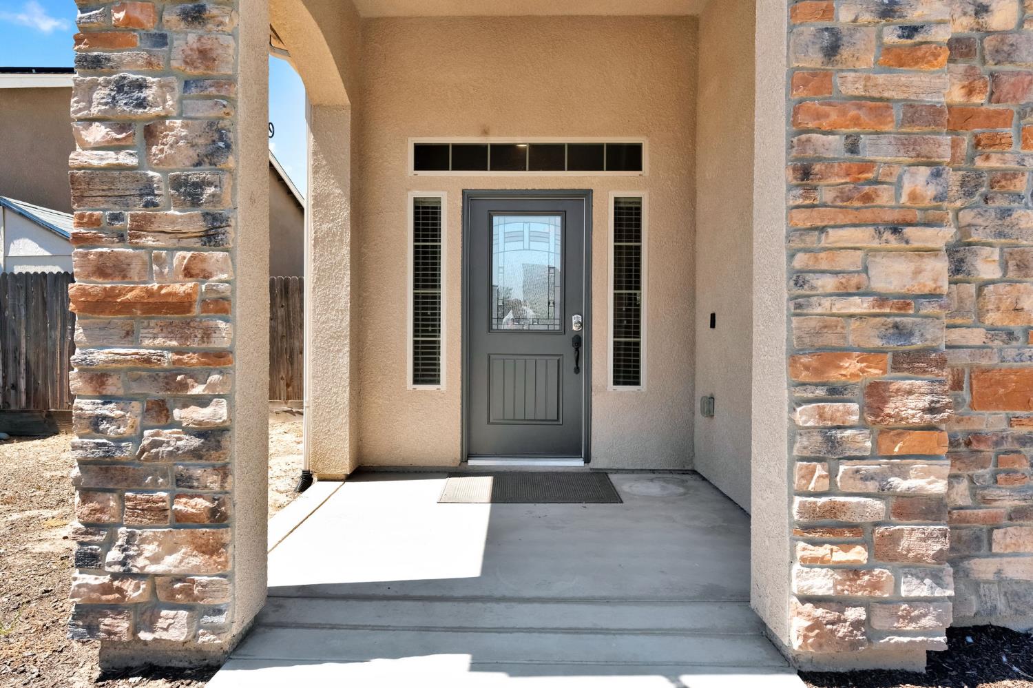 3885 Alamos Ave, Clovis, CA 93619