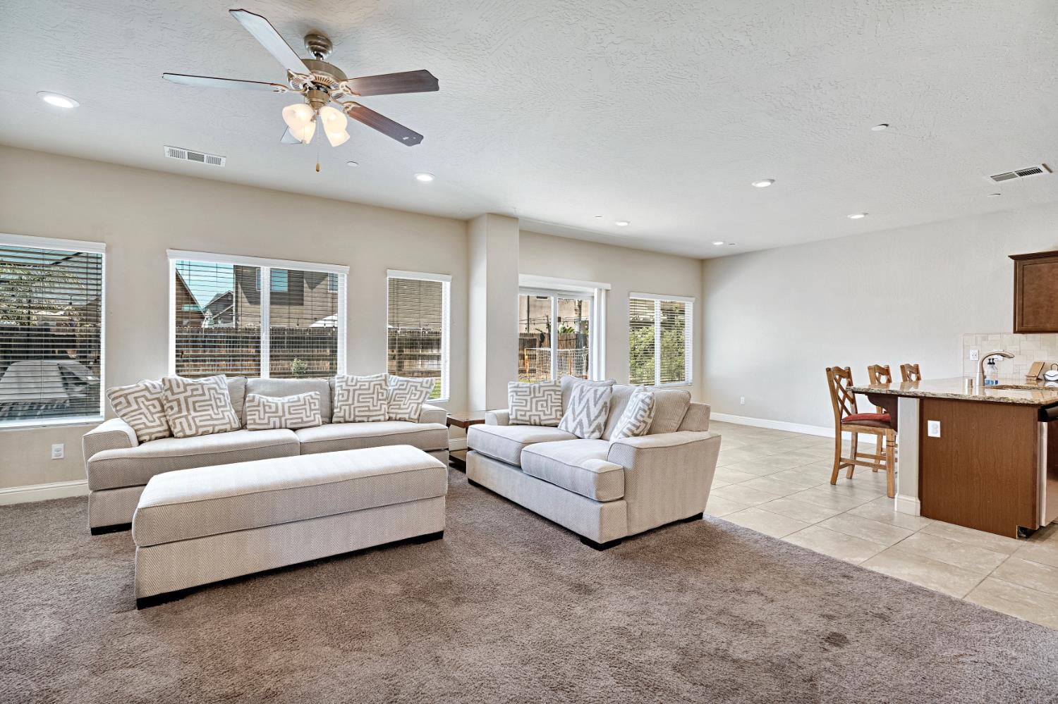 3885 Alamos Ave, Clovis, CA 93619