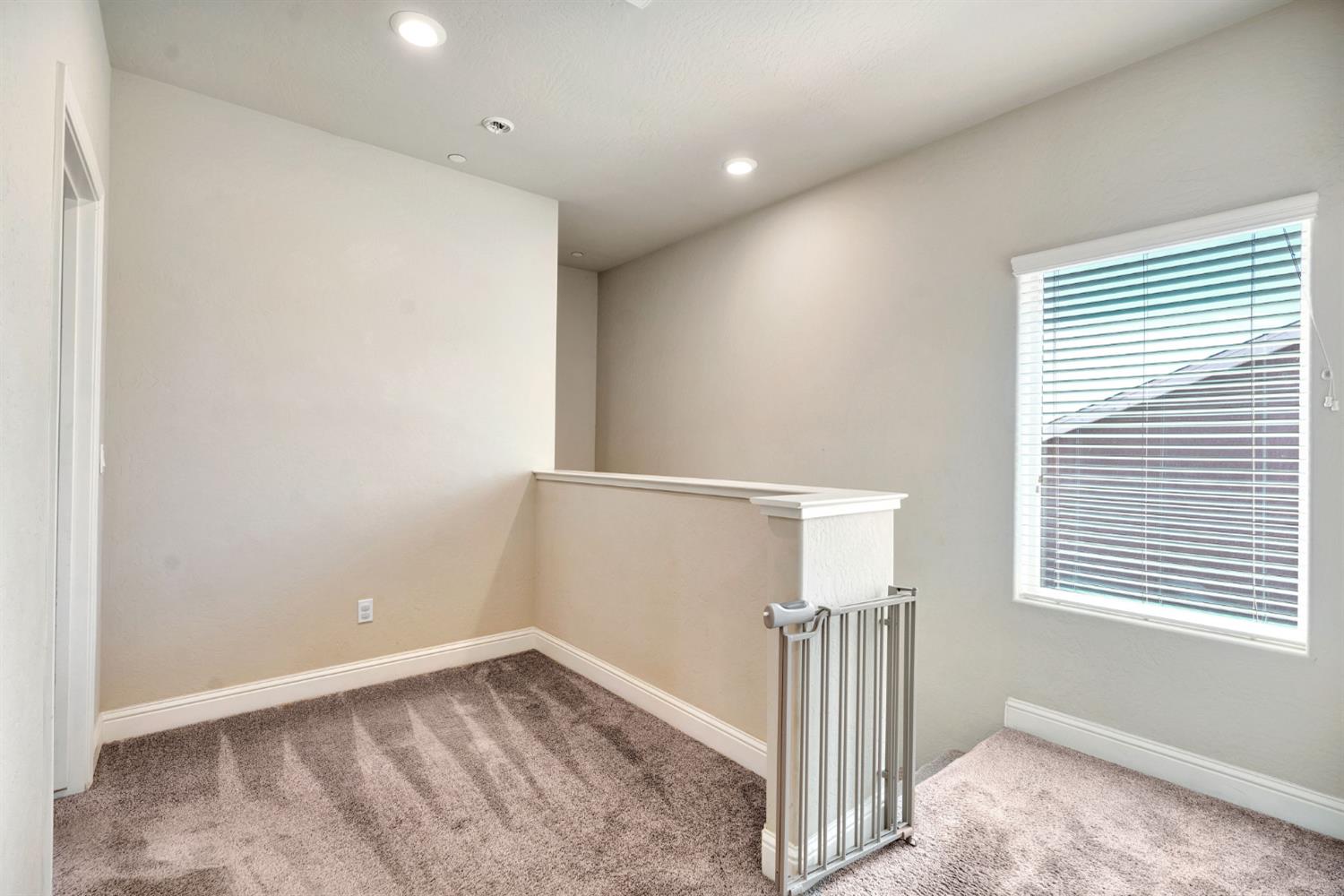 3885 Alamos Ave, Clovis, CA 93619
