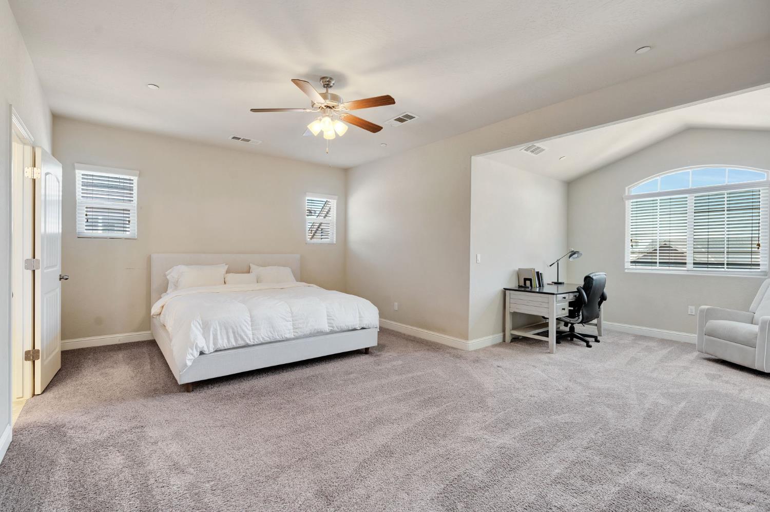 3885 Alamos Ave, Clovis, CA 93619