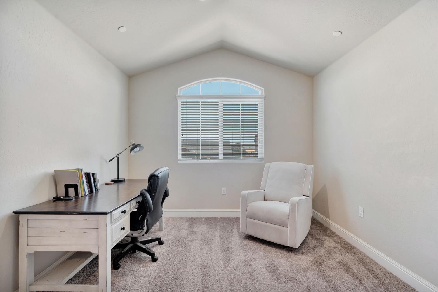 3885 Alamos Ave, Clovis, CA 93619