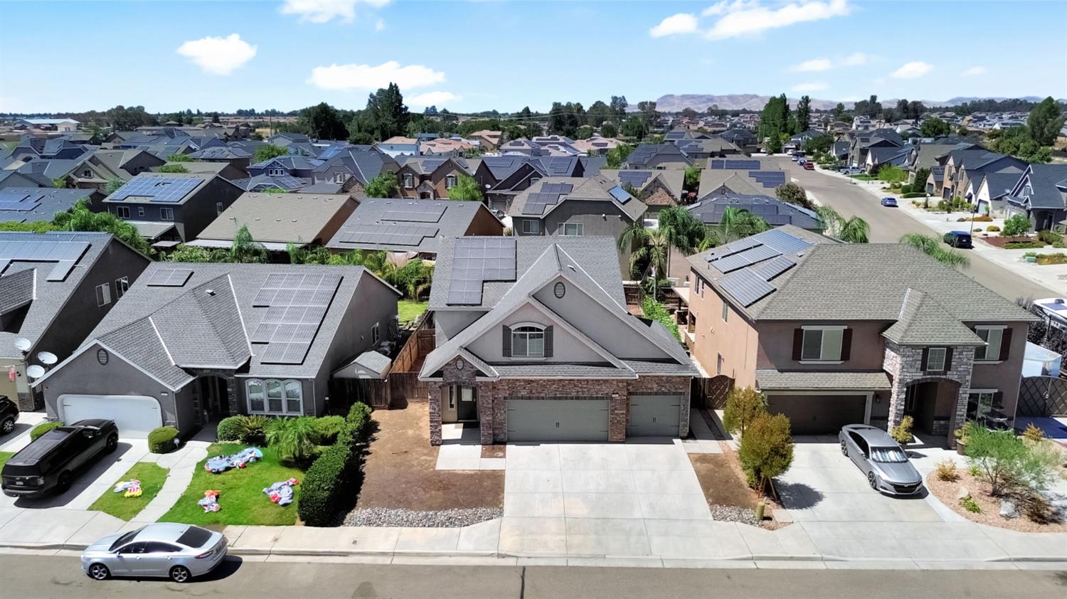 3885 Alamos Ave, Clovis, CA 93619