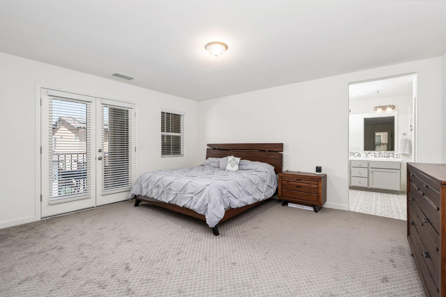 972 Winchell Way W, Madera, CA 93636