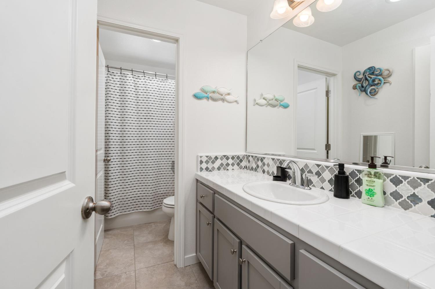 972 Winchell Way W, Madera, CA 93636