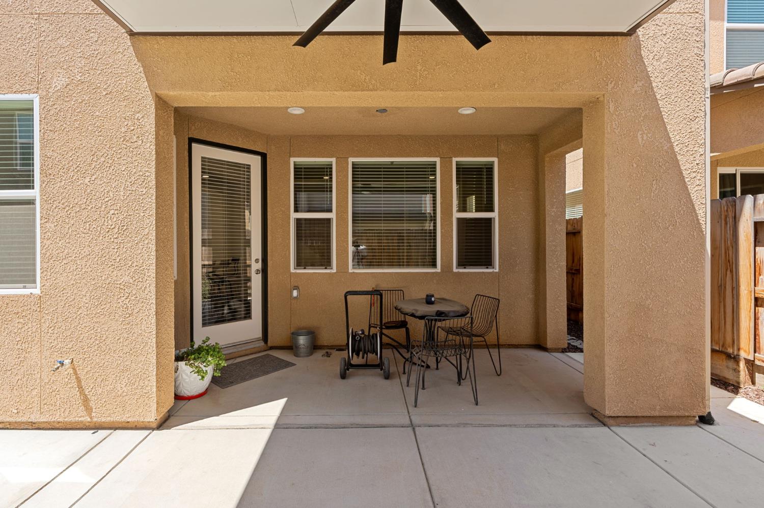 972 Winchell Way W, Madera, CA 93636