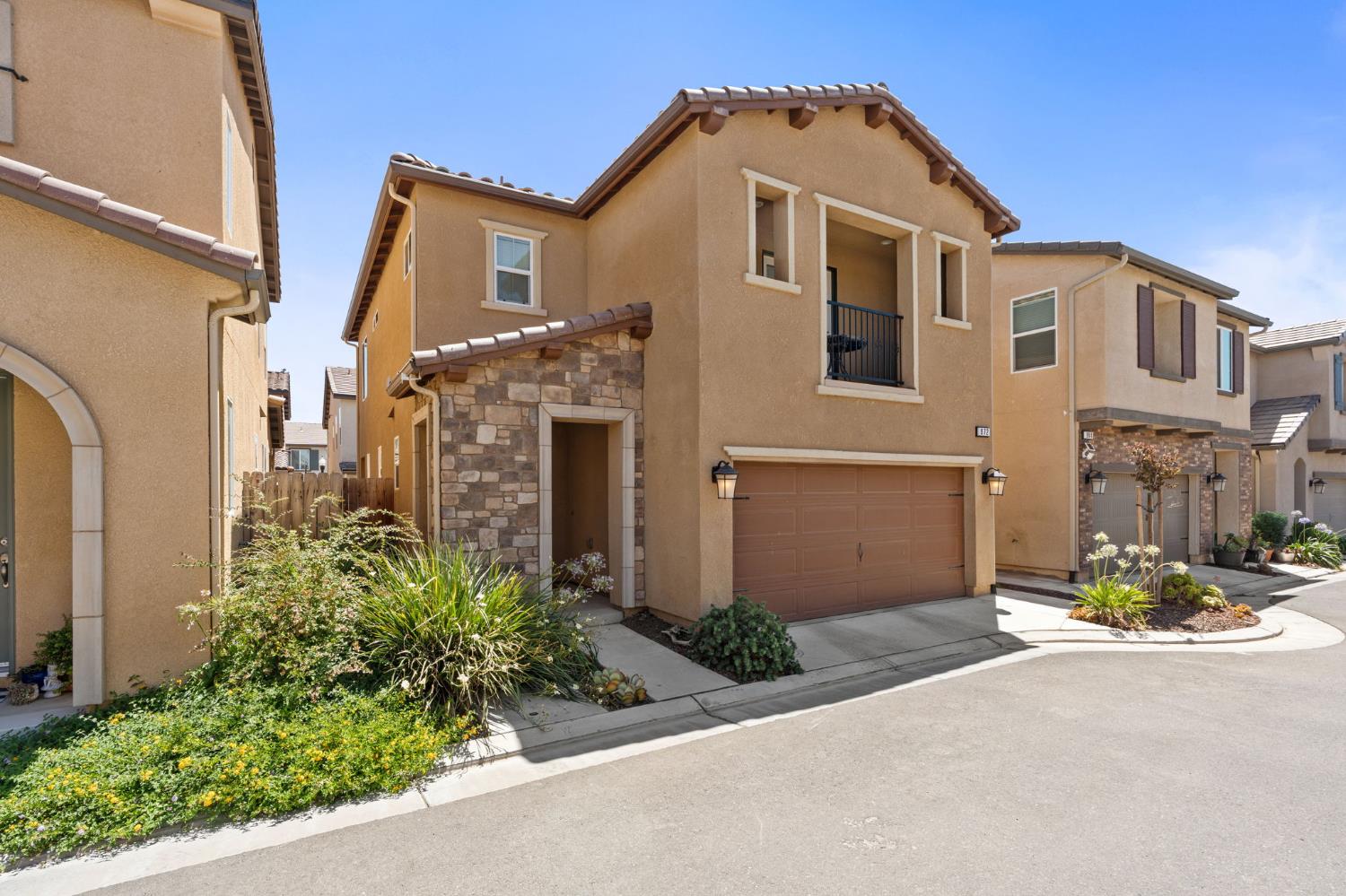 972 Winchell Way W, Madera, CA 93636