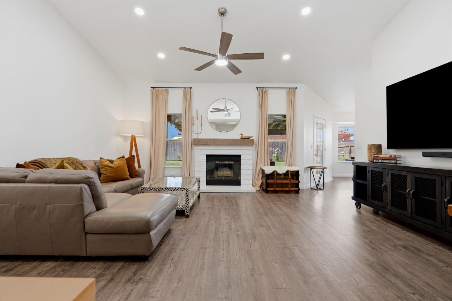 5806 W El Paso, Fresno, CA 93722