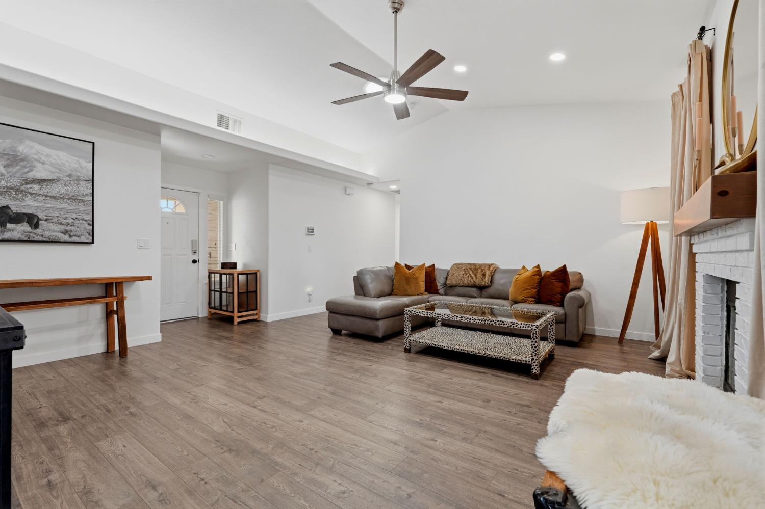 5806 W El Paso, Fresno, CA 93722