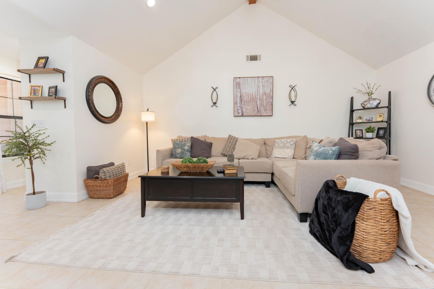 28821 Road 168, Visalia, CA 93292