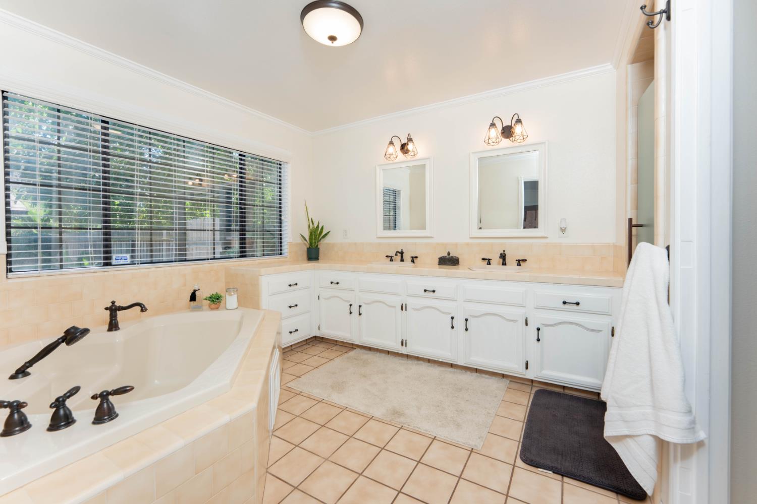 28821 Road 168, Visalia, CA 93292