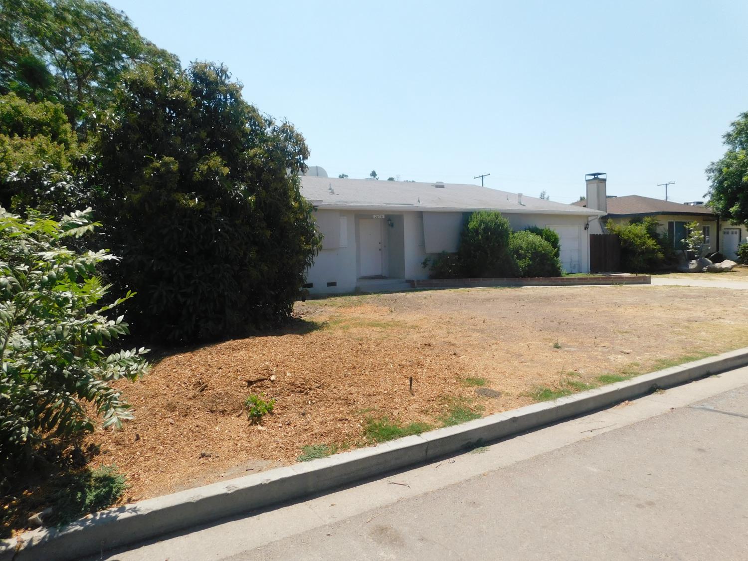 2436 S Locust St, Visalia, CA 93277