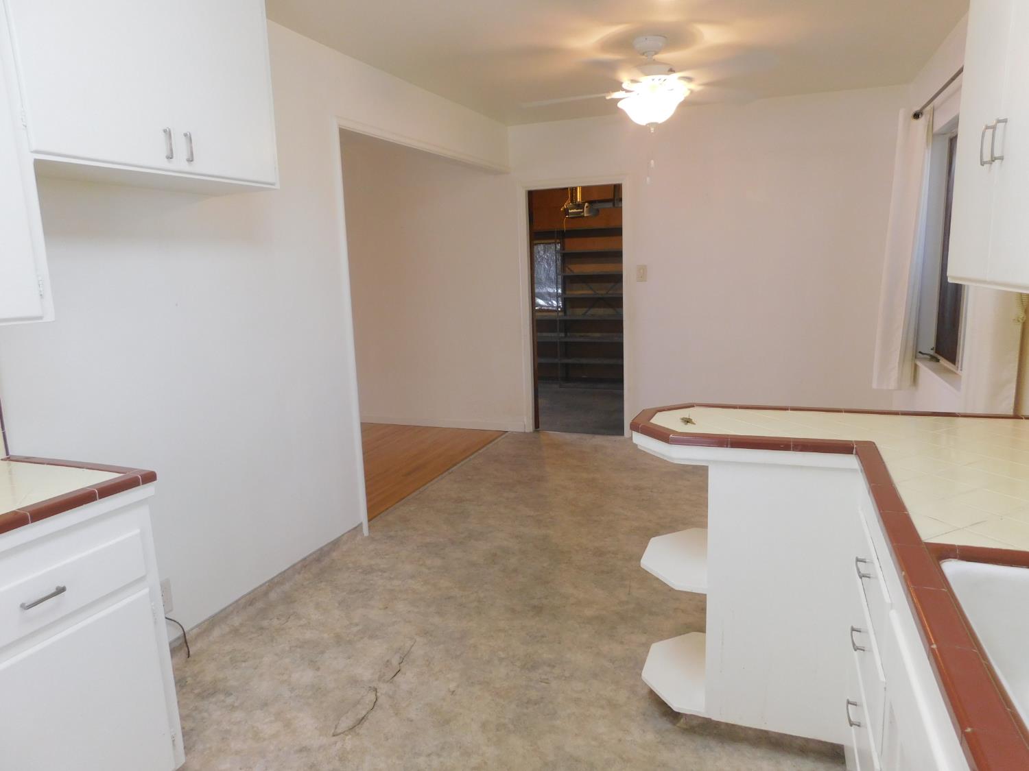 2436 S Locust St, Visalia, CA 93277