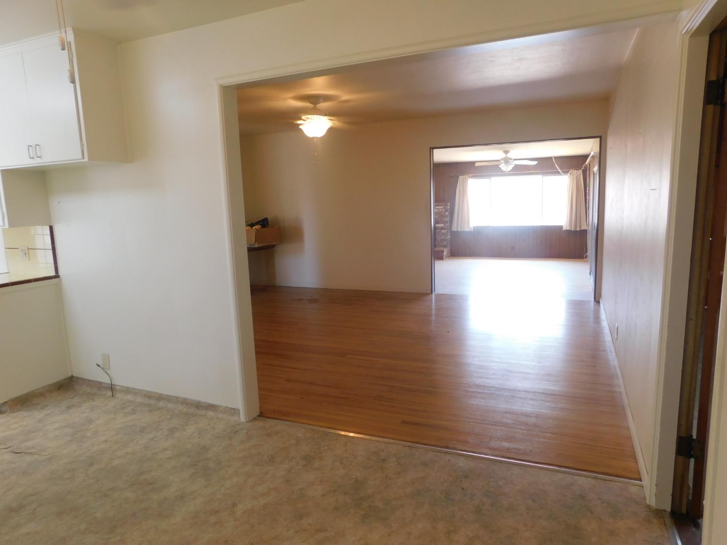 2436 S Locust St, Visalia, CA 93277