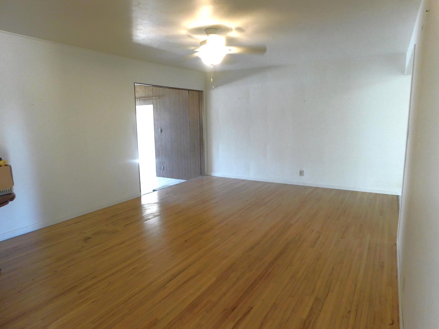 2436 S Locust St, Visalia, CA 93277