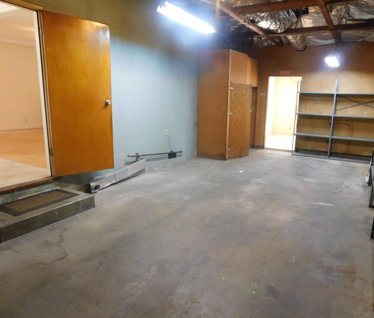 2436 S Locust St, Visalia, CA 93277