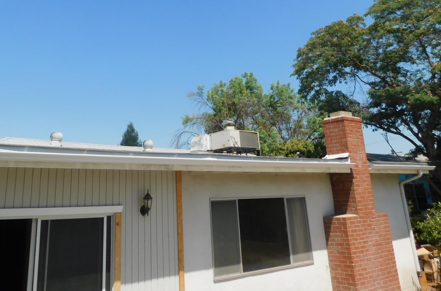 2436 S Locust St, Visalia, CA 93277