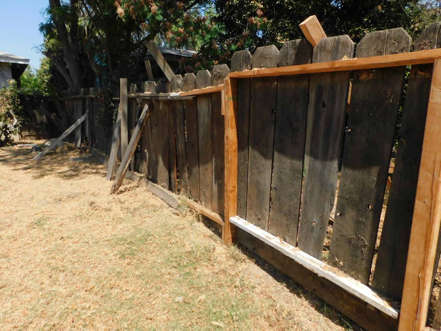 2436 S Locust St, Visalia, CA 93277