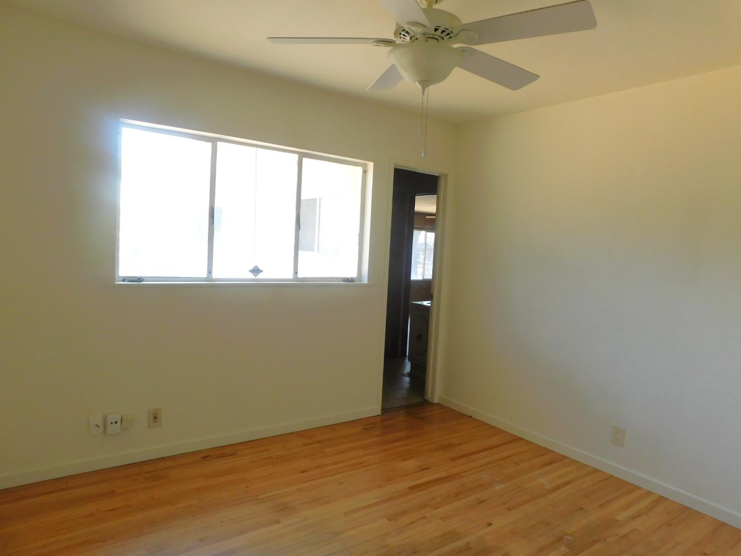 2436 S Locust St, Visalia, CA 93277