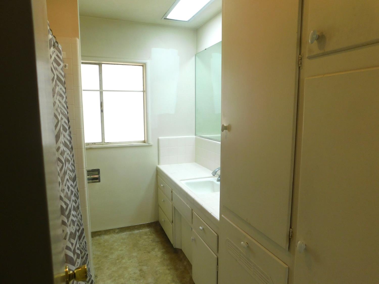 2436 S Locust St, Visalia, CA 93277