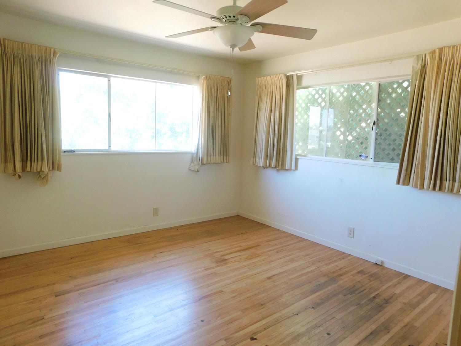 2436 S Locust St, Visalia, CA 93277
