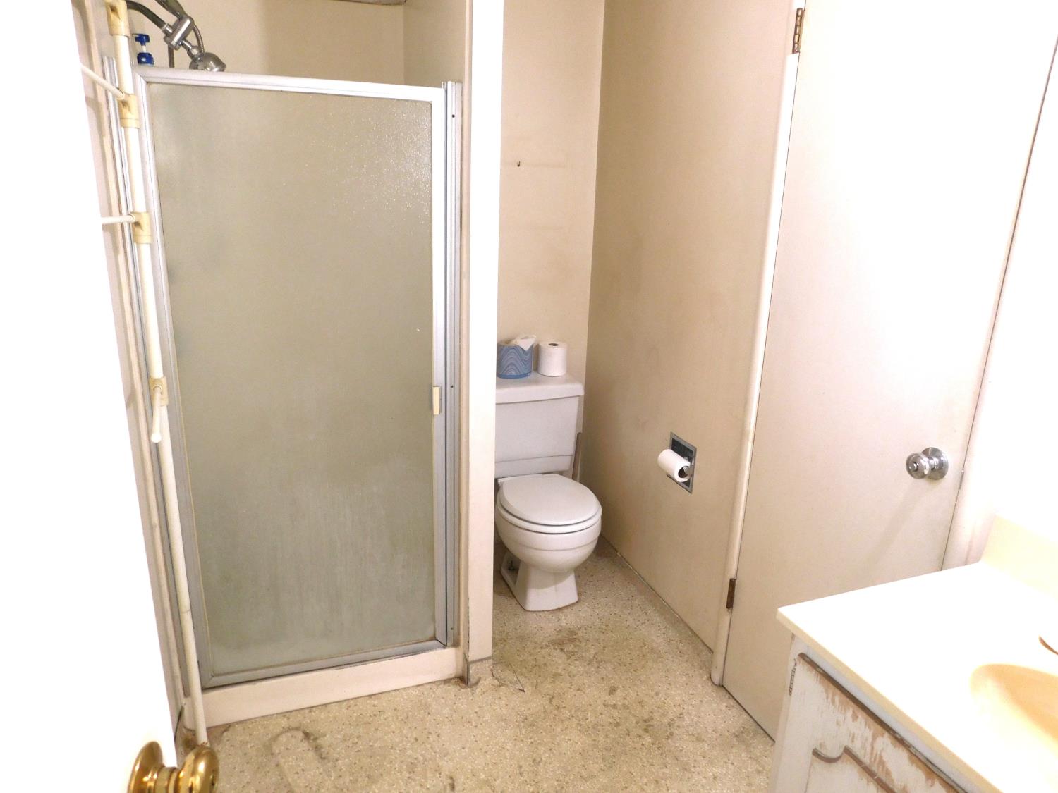 2436 S Locust St, Visalia, CA 93277