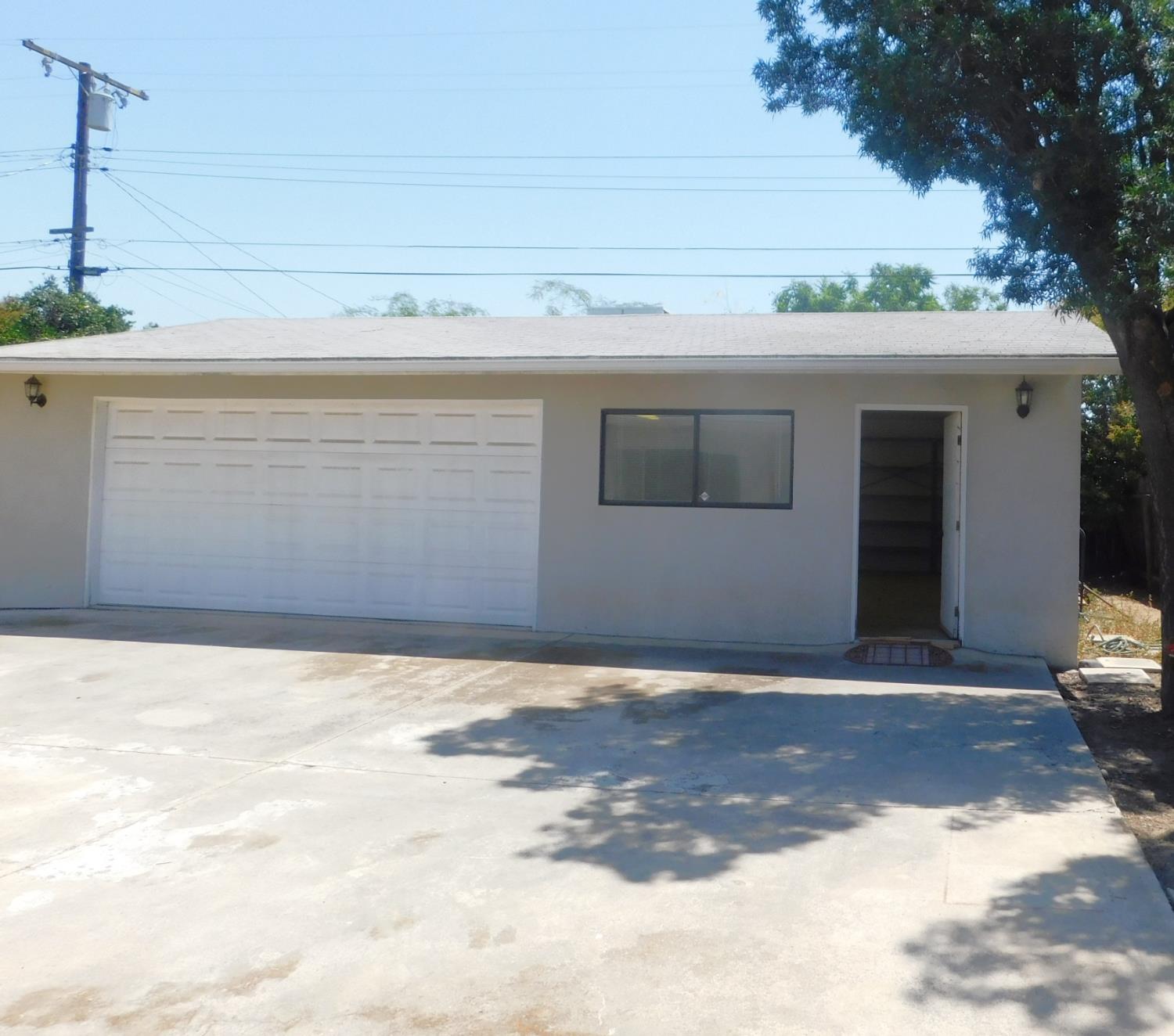 2436 S Locust St, Visalia, CA 93277
