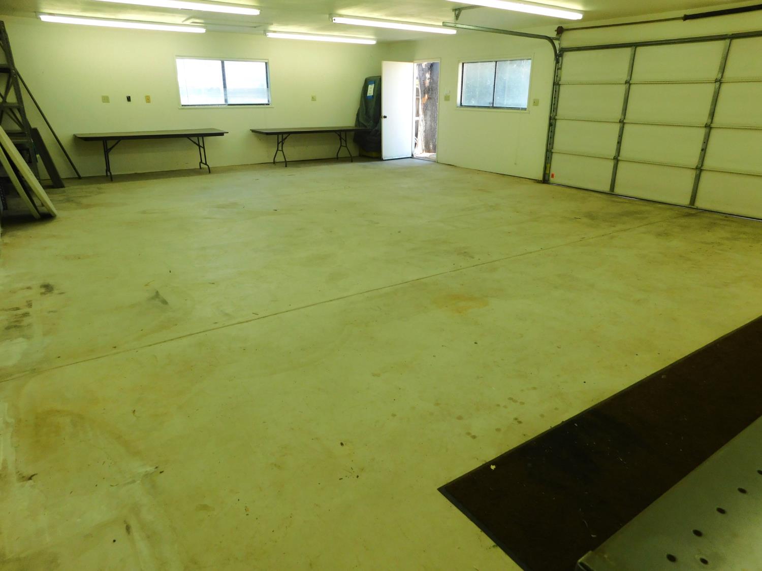 2436 S Locust St, Visalia, CA 93277