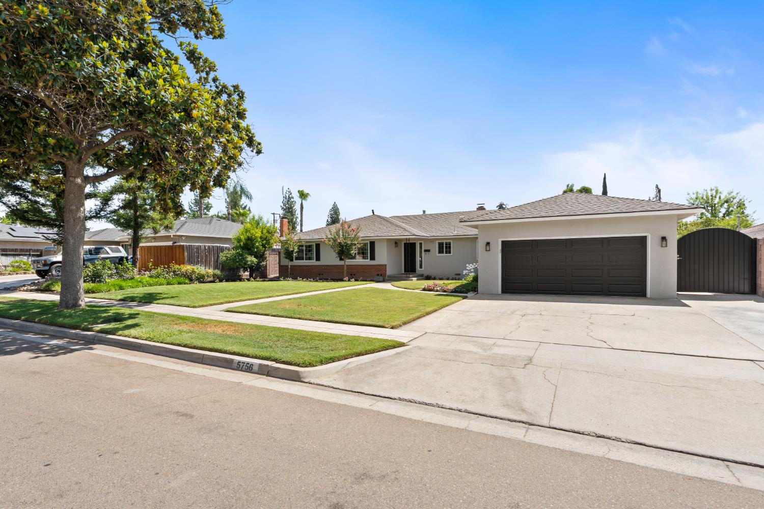5756 N Bond St, Fresno, CA 93710