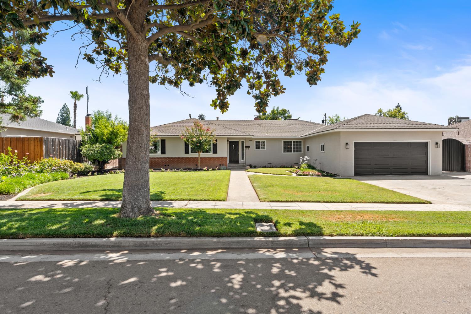 5756 N Bond St, Fresno, CA 93710