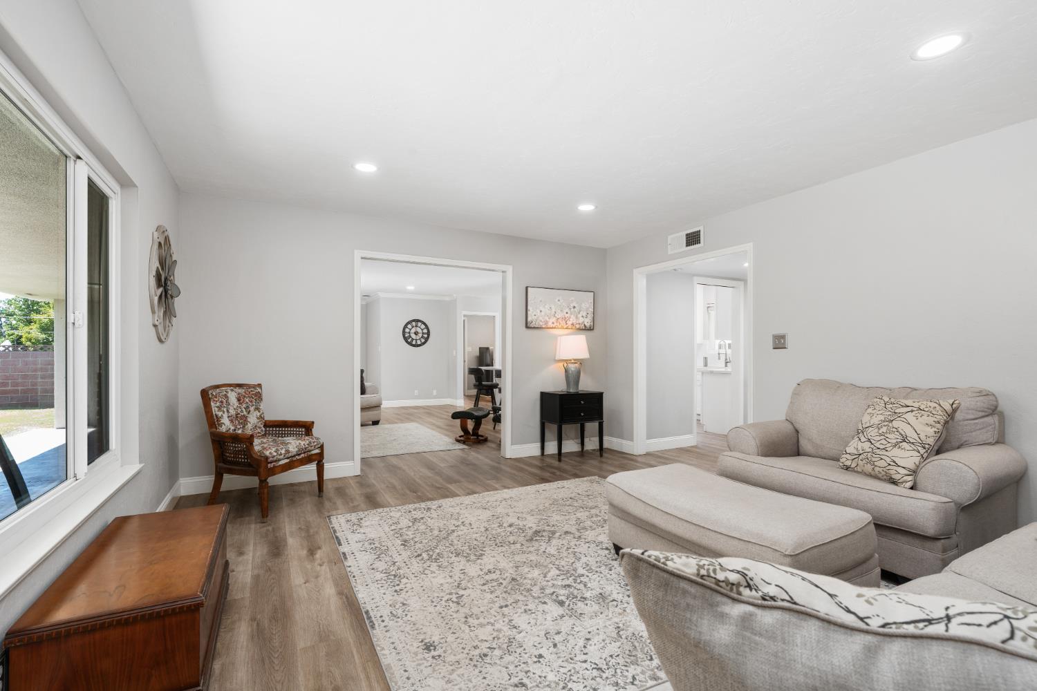5756 N Bond St, Fresno, CA 93710