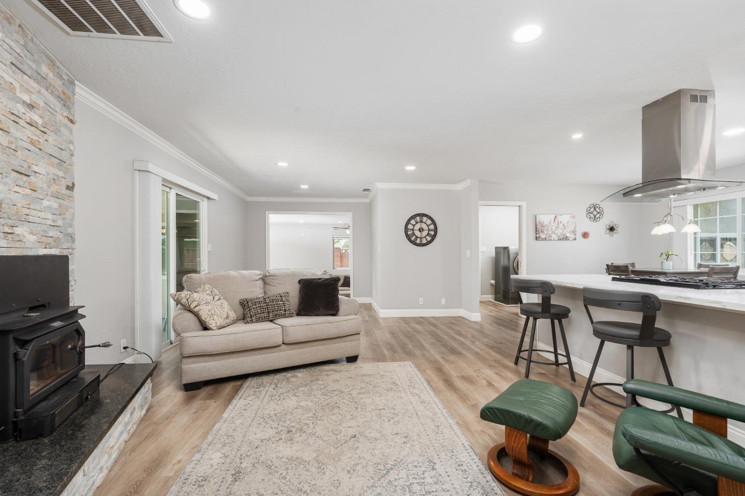 5756 N Bond St, Fresno, CA 93710