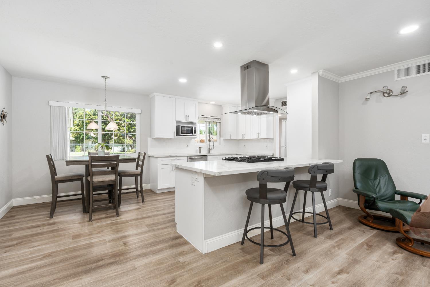 5756 N Bond St, Fresno, CA 93710