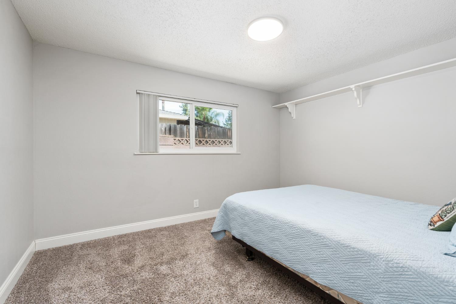 5756 N Bond St, Fresno, CA 93710