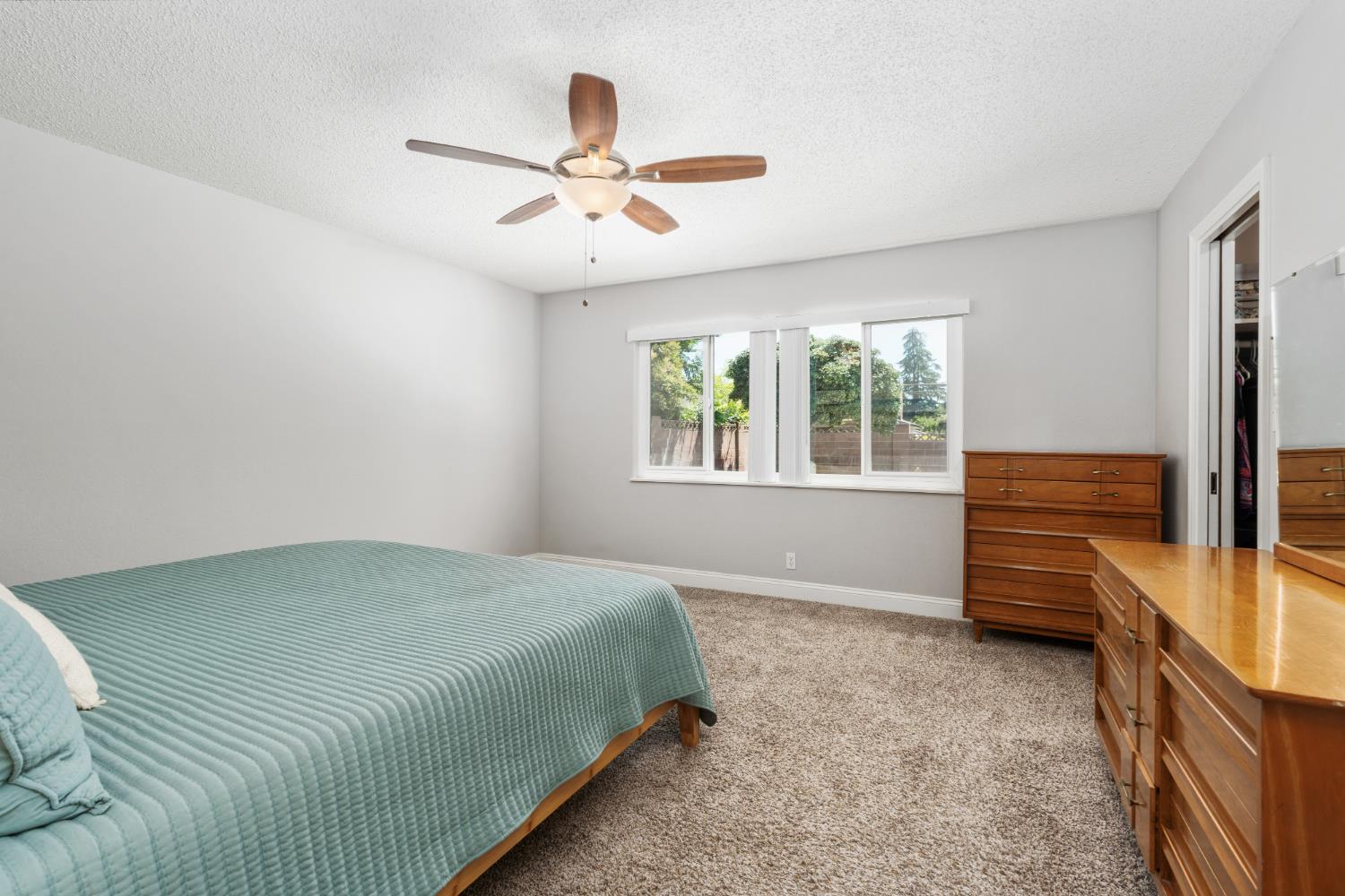 5756 N Bond St, Fresno, CA 93710