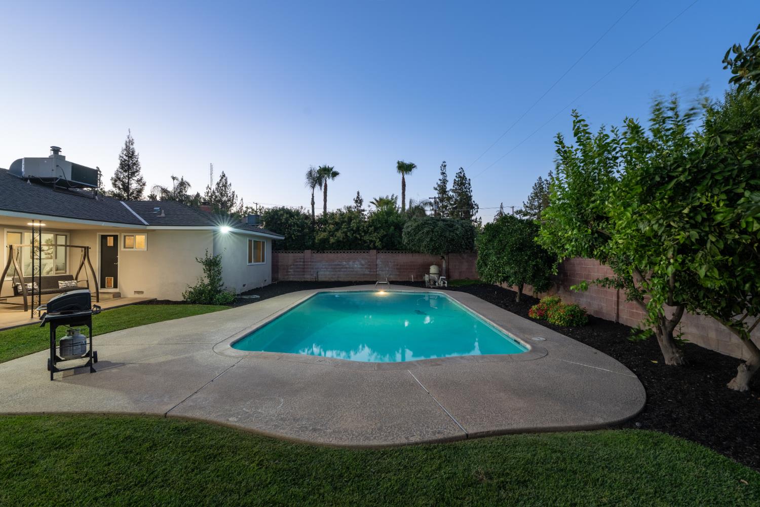 5756 N Bond St, Fresno, CA 93710
