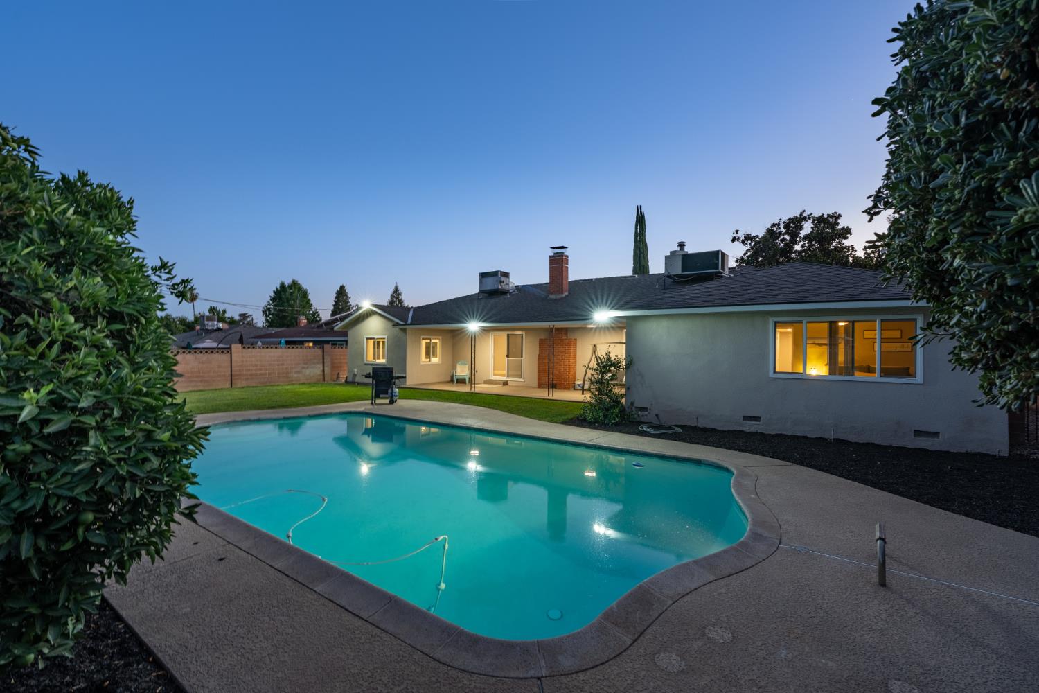 5756 N Bond St, Fresno, CA 93710