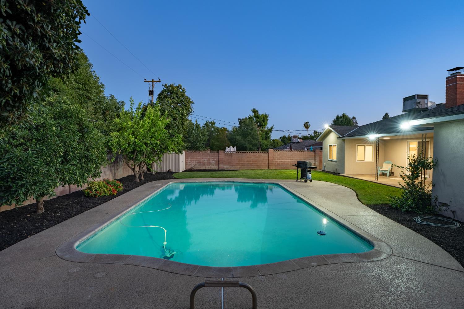 5756 N Bond St, Fresno, CA 93710
