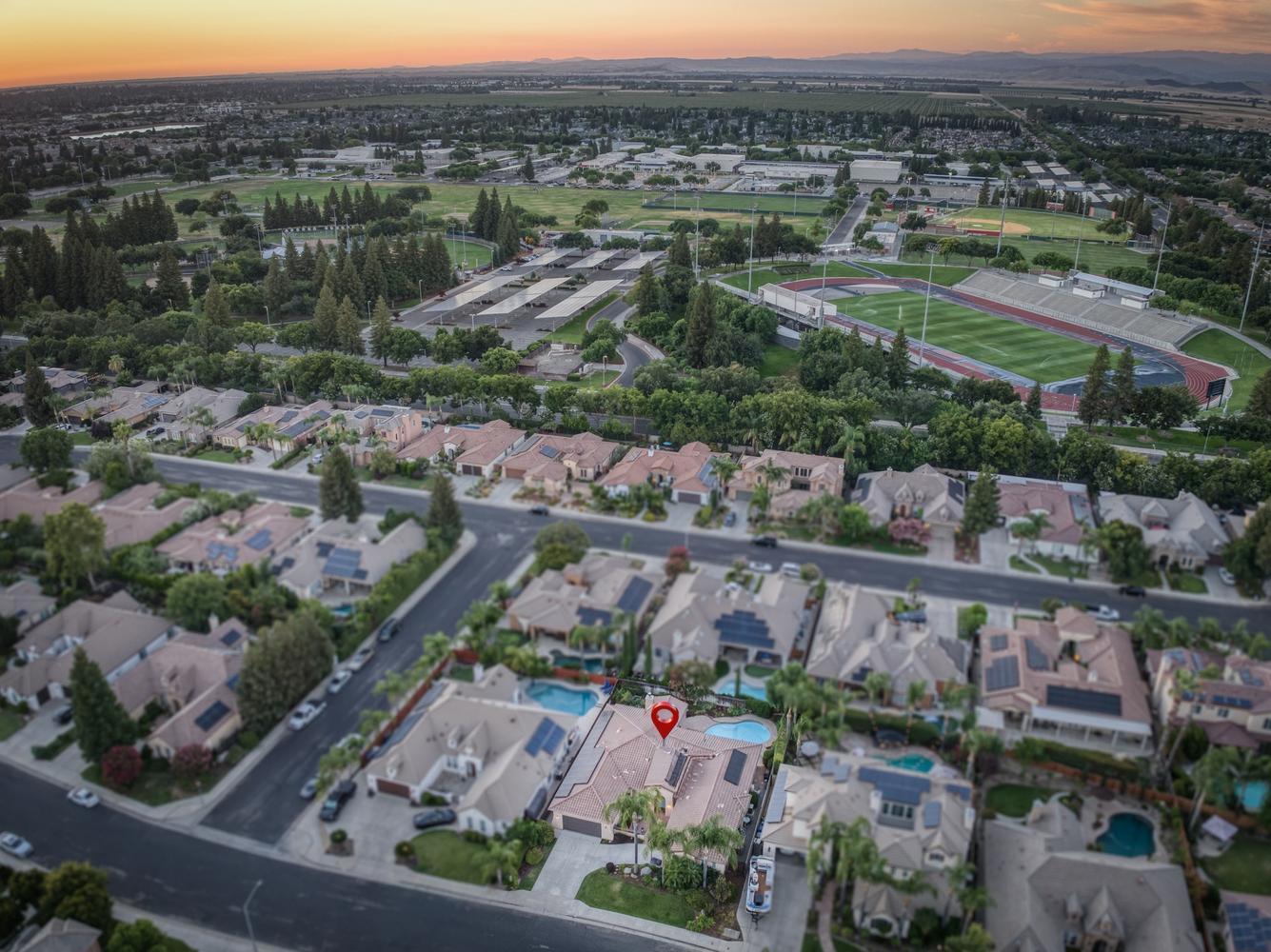73 W Houston Ave, Clovis, CA 93611