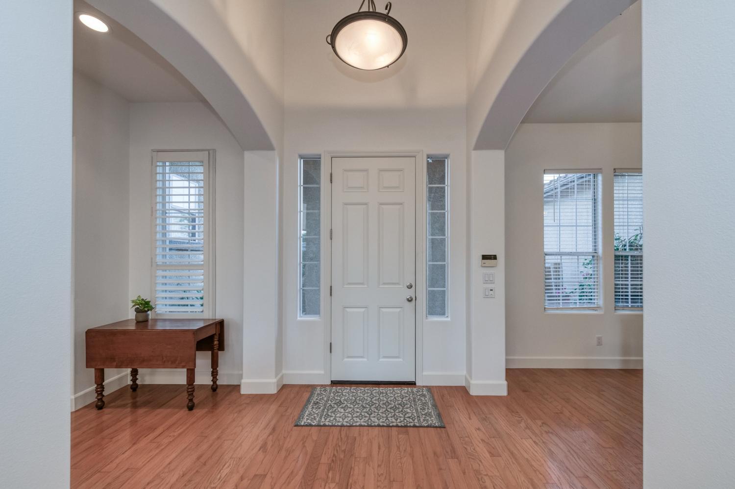 73 W Houston Ave, Clovis, CA 93611