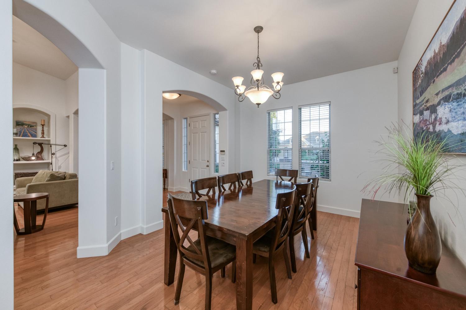 73 W Houston Ave, Clovis, CA 93611