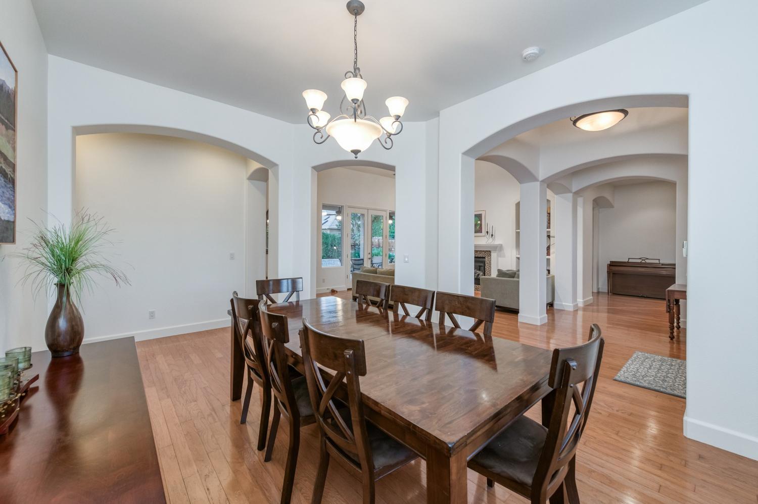 73 W Houston Ave, Clovis, CA 93611